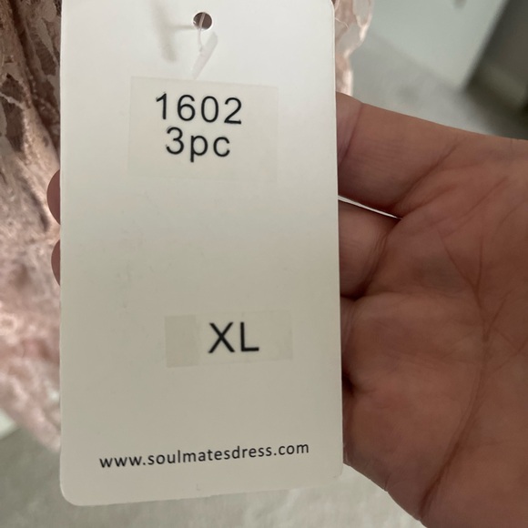 Women’s Lace Formal 3 PC. Set - Picture 8 of 15